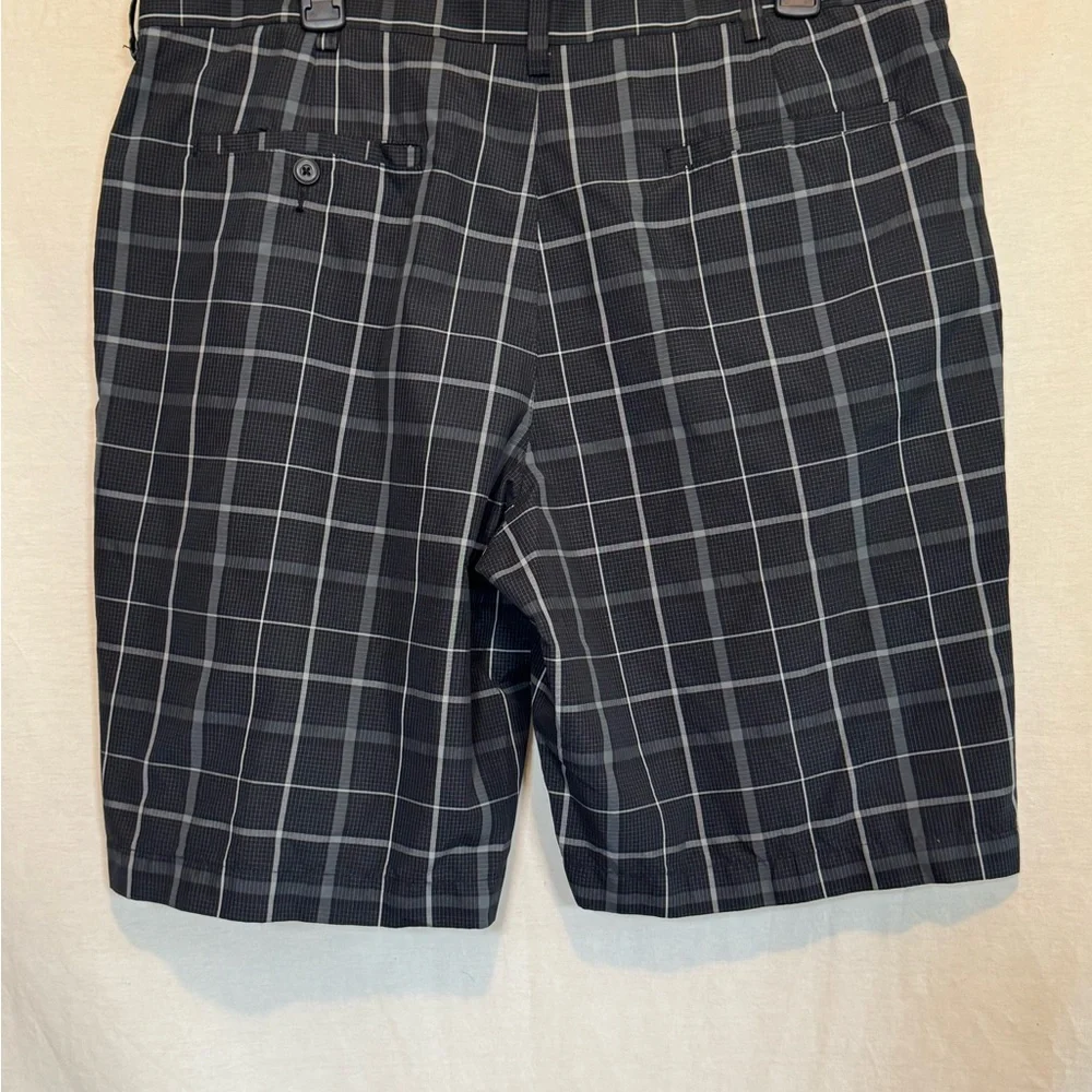 G-44 Men’s PGA Tpur Black Gray & White Plaid Summer Shorts‎ Size 36